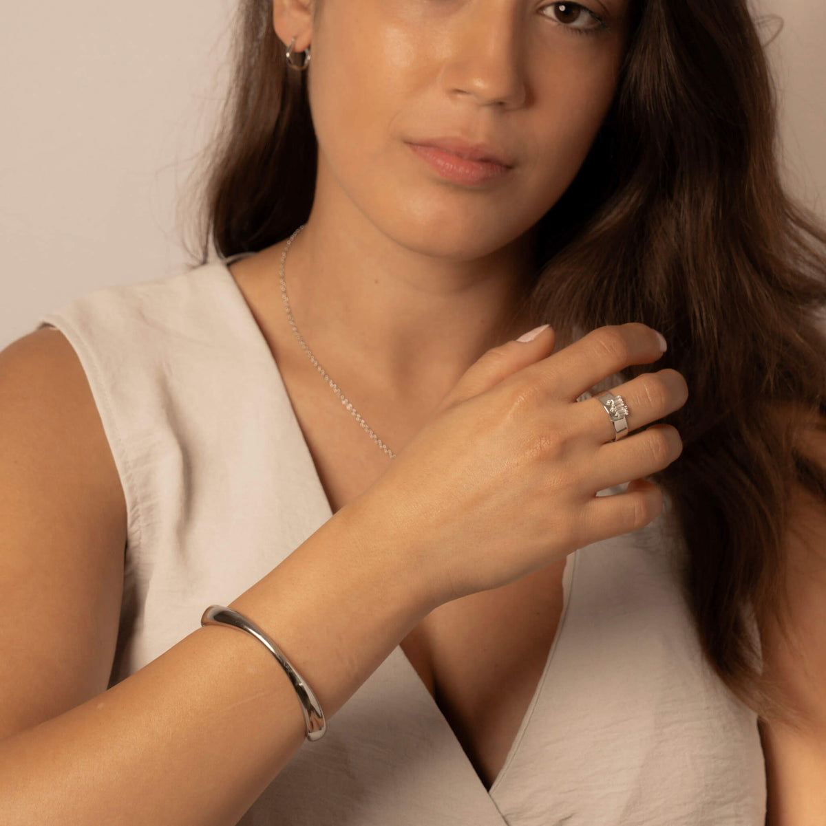 Contour Bangle in Silver