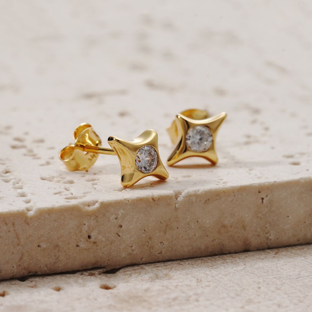 Star Stud Earrings - Gold